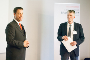  Referent Dr. Matthias Bruhnke (Würth) und Moderator und SHK Profi-Chefredakteur Christoph Brauneis 