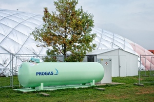  An mehreren Standorten in Deutschland brachte der Flüssiggasversorger Progas mobile Heizanlagen&nbsp;zur&nbsp;Wärmeversorgung&nbsp;großer Traglufthallen für Flüchtlinge zum Einsatz.
 