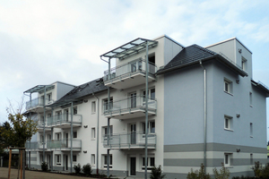  In unmittelbarer Nachbarschaft zum bestehenden Passivhaus erweitert die Baugenossenschaft Lampertheim eG ihren Wohnbestand um elf seniorengerechte Wohnungen in Passivhaus-Bauweise. 