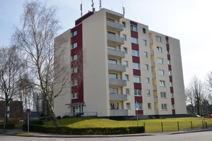  Mehrfamilienhaus in Itzehoe (42 Wohneinheiten). Bei Routineüberprüfungen in diesem Geschosswohnhaus wurde eine erhöhte Legionellenbelastung des Trinkwassers festgestellt. 