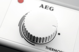  Küchenhighlight: Das effiziente Kochend­wassergerät AEG „Thermofix KL“ bringt auch geringe Wasser­mengen energiesparend und sicher zum Kochen.  