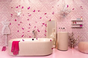  Welche Tendenzen das individuelle Bad prägen, und welche Möglichkeiten es aktuell bereits bietet, beschreiben und zeigen acht Inszenierungen des Trendforums „Pop up my Bathroom“. Hier das  Konzept „Fashion Bathroom“. 