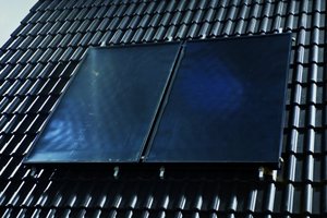  Schön schwarzDer Vaillant-Solarkollektor „Aurotherm“ überzeugt durch sein schönes Schwarz und vor allem durch Effizienz 