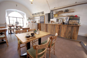  Das Café „Kaffeeküche“ im angesagten Shabby-Chic Stil diente als Orientierung für die Badeinrichtung. 