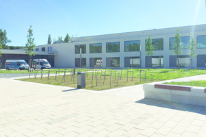  „Die Entdeckerschule“, eine Ganztagsbetreuung, Wohnheim, Therapieeinrichtungen, Sporthalle und Sportfreianlagen bilden den Terra-Nova-Campus. 