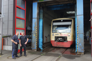  Betriebswerkstatt der Hohenzollerischen Landesbahn in Immendingen. Zur Instandhaltung und Pflege der Schienenfahrzeuge gehört eine Wäsche pro Woche in der Portalwaschanlage mit Kreislauf- und Regenwasser. 