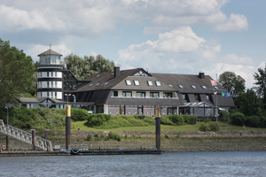  Bereits von außen besticht das Fährhaus Farge durch seinen maritimen Charme. 