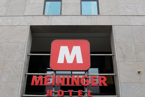  Das Meininger Hotel East Side Gallery in Berlin. 