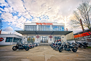 Das „House of Flames“ an der Zamdorfer Straße 20 im Münchener Osten ist für Harley-Davidson-Fans eine wichtige Anlaufstelle in Deutschland. 