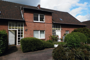  Das Mehrfamilienhaus im idyllischen Münsterland wurde 1963 ursprünglich in Vollziegelbauweise errichtet. Vor der Renovierung stellten die Wärmeverluste über die Gebäudehülle eine regelrechte Katastrophe dar. 