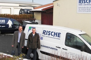  Die ZweiHenry Rische und Peter Krautkrämer aus der Eifel vor dem neuesten Peugeot „Expert“ 