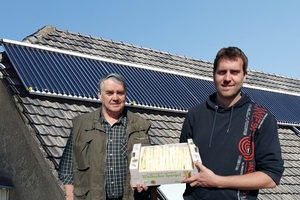  Sonnenenergie anzapfen und zur Warmwasserbereitung und Heizungsunterstützung nutzen: Als zukunftsorientierte Betreiber eines Spargelhofs in Goch haben sich Heinrich und Marco Ketelaars für die Nutzung einer Solarthermieanlage entschieden. 