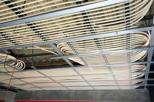  Die Kühldecken bei Roth Plastic Technology verwandeln Raumdecken in Strahlungsflächen, die Räume im Sommer angenehm kühlen. 