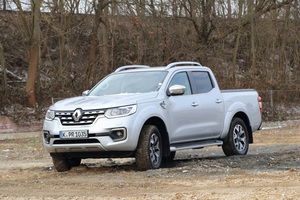  Unser Testwagen: Der „Renault Alaskan“ mit 140 kW starkem dCi Twin-Turbo-Diesel ermöglicht eine  Zuladung von bis zu 932 kg und zieht eine Anhängelast von bis zu 3,5 t.  