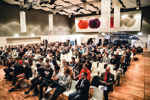  Volles Haus beim Solarfachkongress: Viele Besucher informierten sich an zwei Kongresstagen über die Möglichkeiten, Photovoltaik optimal im Gebäude zu integrieren. 