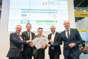  V.l.n.r.: Andreas Lücke, Hauptgeschäftsführer BDH, Heinz Lux, CEO KNX Association, Helmut Bramann, Hauptgeschäftsführer ZVSHK, Peter Kellendonk, Vorstandsvorsitzender EEBus und Dr. Timm Kehler, Vorstand Zukunft ERDGAS  