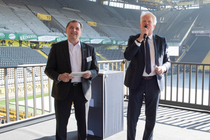  Vorstand Jörg Simon (li.) und der Dortmunder Oberbürgermeister Ullrich Sierau während der Jubiläumsfeier zu 100 Jahren Nordwest. 