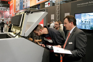  Am Stand der Firma Viessmann Deutschland GmbH, Allendorf 