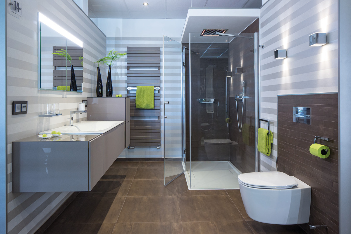 Barrierefreie Badezimmer - von Stützgriffen bis Walk-in ...