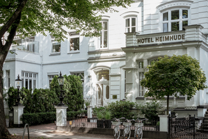  Grande Dame in Sneakers: Die Jugendstilvilla, die das frisch renovierte Stilwerk Hotel Heimhude beherbergt, ist zentral im Hamburger Stadtteil Rotherbaum gelegen. 
