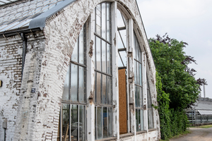  Das Krefelder Palmenhaus wurde in den 1920er Jahren als Gewächshaus erbaut, um die empfindlichen städtischen Pflanzen unbeschadet überwintern zu können. Seit einiger Zeit stand das Gebäude jedoch weitgehend ungenutzt.  