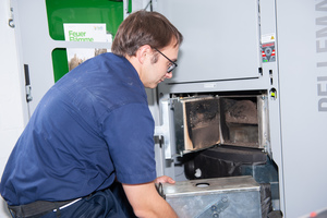  Einbau und Wartung von Pelletkesseln sollten zertifizierte SHK-Handwerker vornehmen. 