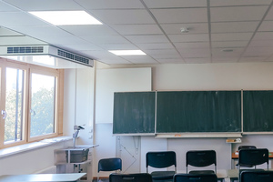 Mit einem Volumenstrom von bis zu 725 m³/h sind die „DUPLEX Vent 800“ für größere Räume mit moderater Belastung konzipiert und eignen sich daher perfekt für Klassenzimmer. 