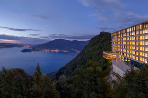  500 m über dem Vierwaldstättersee thront majestätisch das Bürgenstock Hotel. 