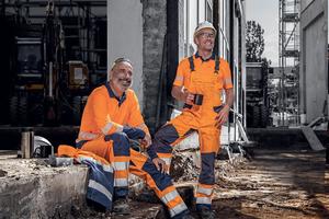  Mit der Warnkollektion „suXXeed construction“ hat Uvex (Fürth) sämtliche, für ein gut und weithin sichtbares Outfit benötigten Schutzkleidungsteile mit integriertem UPF 80 (UV Standard 801) entwickelt. Fleecejacke, Jacke, Bundhose, Bermuda, Latzhose und die Polo-Shirts sind nach ISO 20471 zertifiziert. Das langarmige Poloshirt ist zusätzlich nach EN 13758-1 geprüft und mit UPF 30 klassifiziert (nach AS/NZS 4399). 