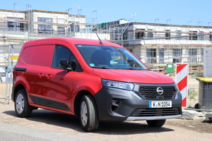  Unser Testfahrzeug: Nissan „Townstar“ in der Ausstattungsvariante „N-Connecta“ und mit 96 kW starkem Benzin-Motor. 