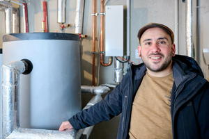  <div class="bildtext_1">Umut Özdemir gründete seinen eigenen Betrieb Haustechnik Rhein-Main in Weilrod (Nähe Limburg). Gemeinsam mit einem Geschäftspartner führt er elf Fachleute.</div> 