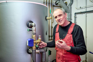  Mit seiner Erfahrung und Kompetenz überzeugt Michael Weber seine Kunden von den Vorzügen regenerativer Energien meistens sehr schnell. 
