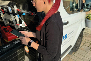  Im Zusammenspiel sorgen Bürosoftware und Smartphone-App von Tooltime für eine nahtlose Kommunikation zwischen Büro und Baustelle. 