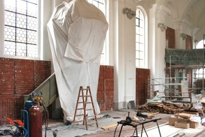  Neues HeizsystemVon April 2008 bis Mai 2009 wurde der Innenraum der Heilig-Geist-Kirche saniert. Im Zuge der Arbeiten erhielt das Gotteshaus auch ein neues Heizungssystem. Die Wärmeverteilung erfolgt nun über die „Hypoplan“-Wandheizung der KME Germany AG &amp; Co. KG 