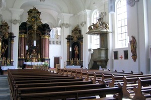  Harmonischer GesamteindruckNach erfolgreicher Sanierung präsentiert sich der Innenraum der „Perle unter den Kirchen Fuldas“ im neuen Glanz. Die Wandheizung ist für die Besucher unsichtbar im Putz der Wände verborgen, so dass ein harmonischer optischer Gesamteindruck gegeben ist 