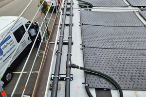  Hier: der Übergabepunkt vom Dach an den Schwimmbadkreislauf. 