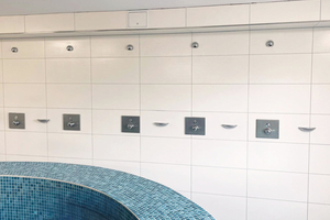  Neuer Duschbereich für Spieler und Gastmannschaften. 