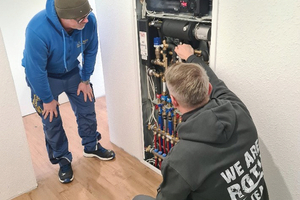  Inbetriebnahme einer „Roth FlatConnect Hybrid“. 