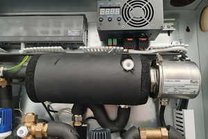  Die Besonderheit der Hybridlösung: Das Trinkwasser wird im Heizkreislauf über den integrierten „PreHeater“ erwärmt. 