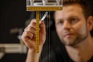 Mit der Hauseigenen Strahlenforschung entstehen Technologien, die maßgeblich beeinflussen, wie sich Wasser auf der Haut anfühlt.  