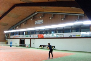  Teure WärmeDrei Tennisplätze umfasst die Halle des Tennisvereins Lohne e.V., insgesamt 2000 m², deren Beheizung jährlich 17 000 € verschlang 