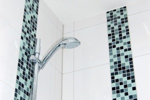  AbluftgitterDie Gitter lassen sich über Dusche oder Wanne installieren, dort wo die meiste Luftfeuchtigkeit entsteht 
