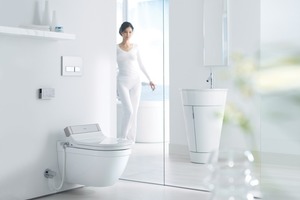  Design im FokusDas Dusch-WC „SensoWash Starck“ passt duch sein schlankes Design auch in Bäder mit hohen Designansprüchen 