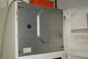  Kondensat aus undichter Abgasleitung über „Trichter“ aufgefangen  