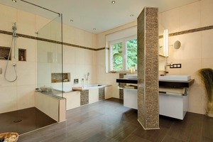  Trend NaturIn dem 15 m² großen Bad wurden Farben der Natur sowie natürliche Materialien verwendet. Entstanden ist ein Bad mit hohem Komfort und Ästhetik 