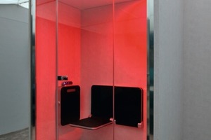  Entspannendes FarblichtDie Ausleuchtung der „Body+Soul“ erfolgt durch neueste LED-Technologie. Rot wirkt dabei anregend und belebend 