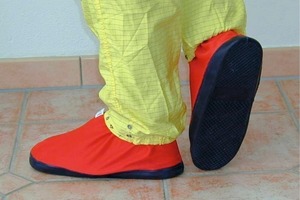  Rote ÜberziehschuheÜberziehschuhe sind nach wie vor Kundenverblüffer schlechthin 