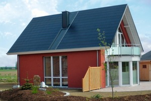  Mit PV-Modulen eingedecktDas erste fertiggestellte „Clima-Balance“-Haus in Bad Nenndorf 