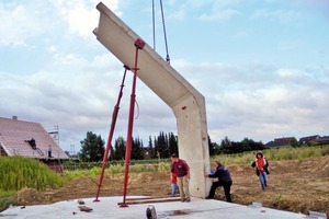  AufbauAufstellung der mit den Temperierungsleitungen versehenen, vorgefertigten Betonteile 