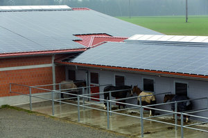 Peter Schenk betreibt ein PV-System mit 177,5 kW auf den Dächern seines Stalls und seiner Reithalle in Feuchtwangen 